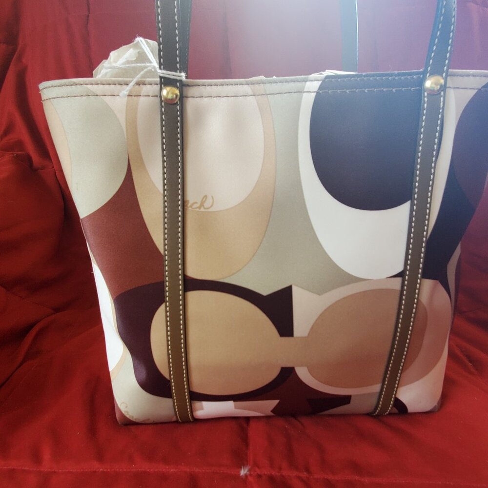 Coach Large Signature Sateen Multicolor Tote (C0768-11116) - Picture 3 of 12